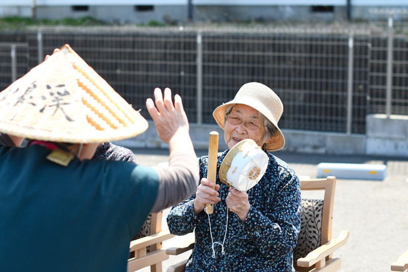 駐車場にてリハビリ体操